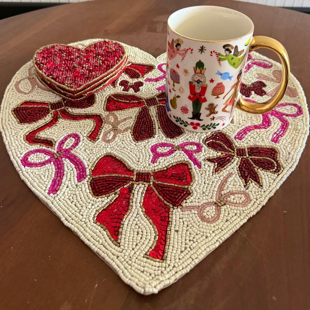 Heart-Shaped Beaded Placemat Mat with Coasters